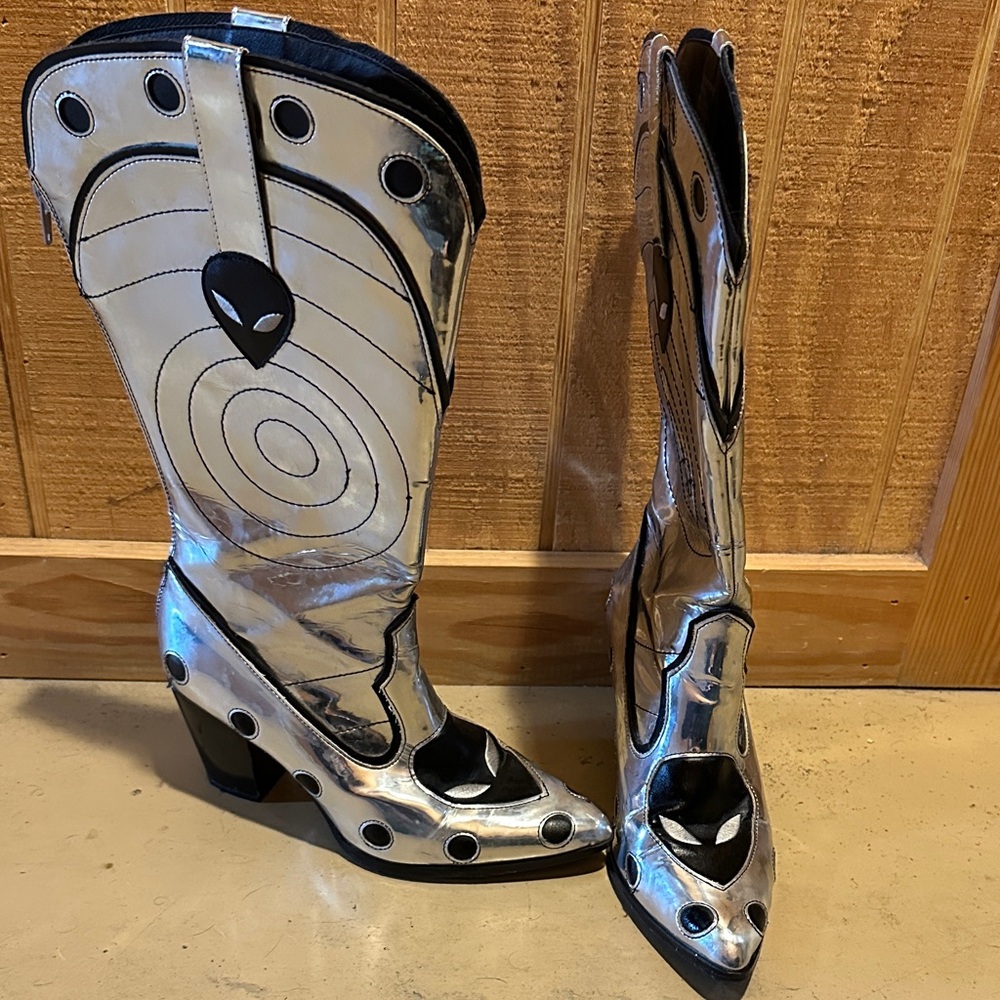 YRU Chrome UFO Alien Space Cowboy Boots Festival Coachella EDC Rave 👽 🛸